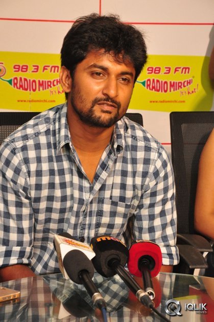 Majnu-Movie-Team-At-Radio-Mirchi